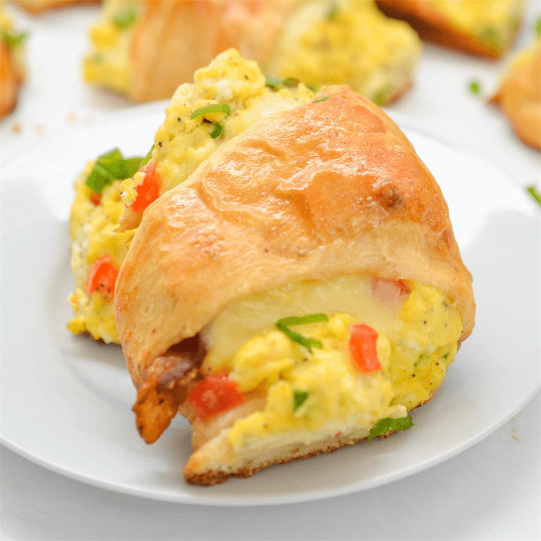 Bacon and Eggs Crescent Roll Breakfast Ring