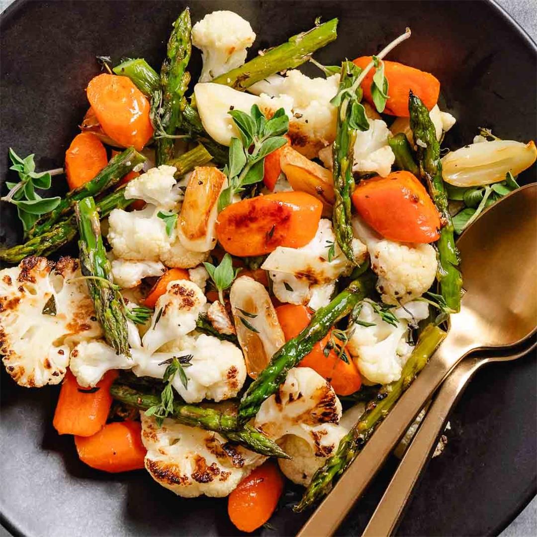 Oven Roasted Cauliflower and Asparagus with Carrots and Garlic