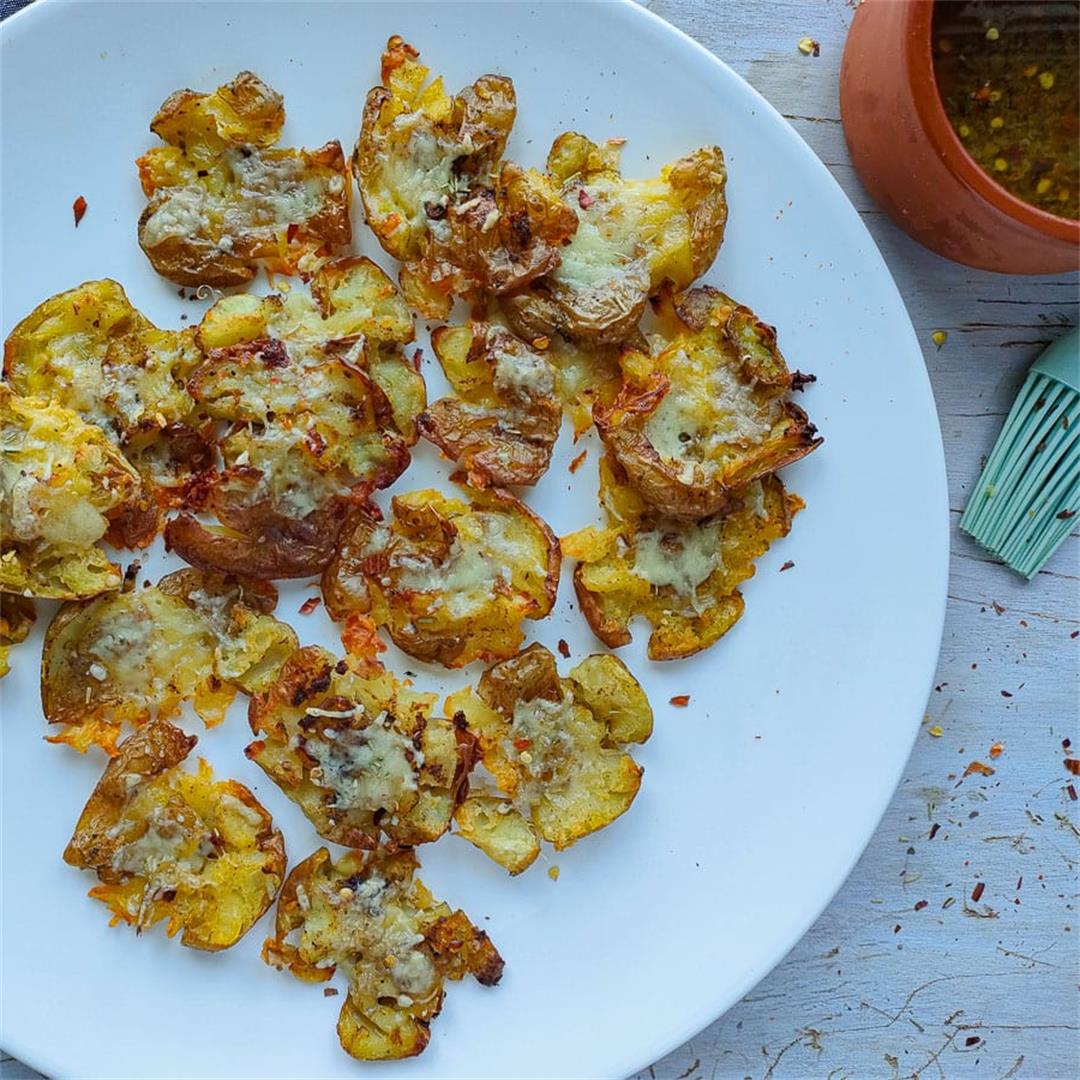 Crispy smashed potatoes with cheese
