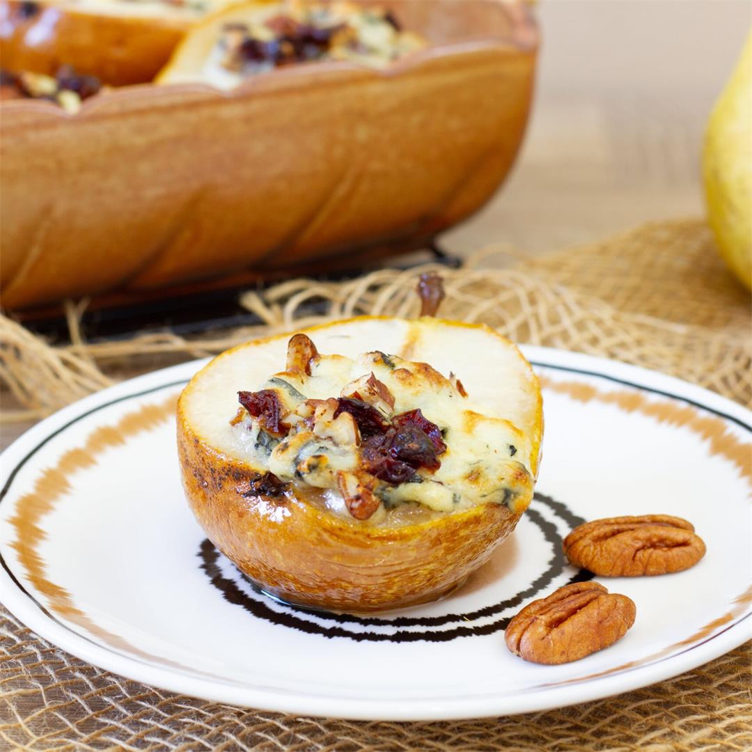 Baked pears with cheese ⋆ MeCooks Blog