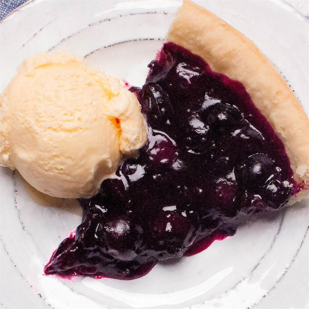 BEST Homemade Blueberry Pie Filling Recipe {VIDEO}