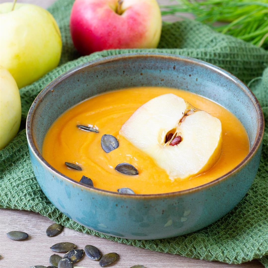 Pumpkin cream with baked apple ⋆ MeCooks Blog