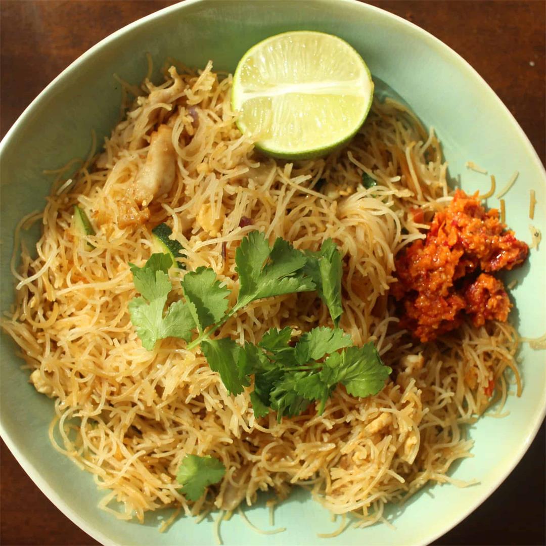 How to Make Mi Hun Goreng (Stir-Fried Rice Vermicelli)