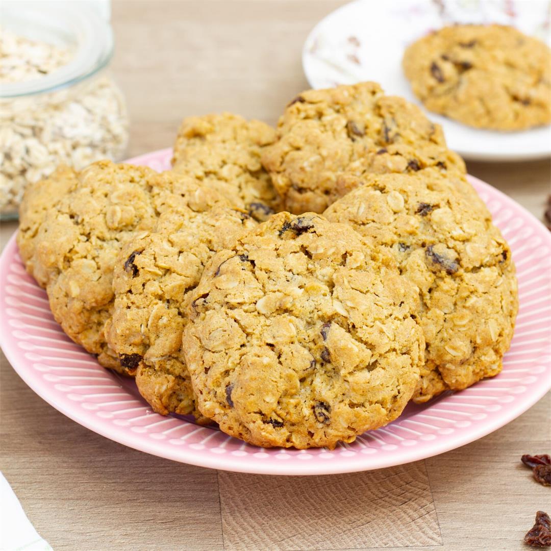 Oatmeal and raisin cookies ⋆ MeCooks Blog