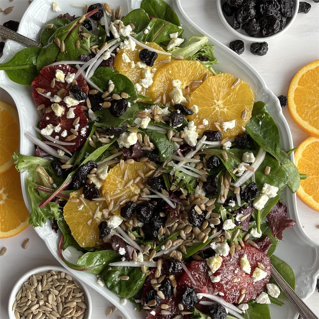 Spring Mix Greens and Sliced Oranges with Citrus Vinaigrette