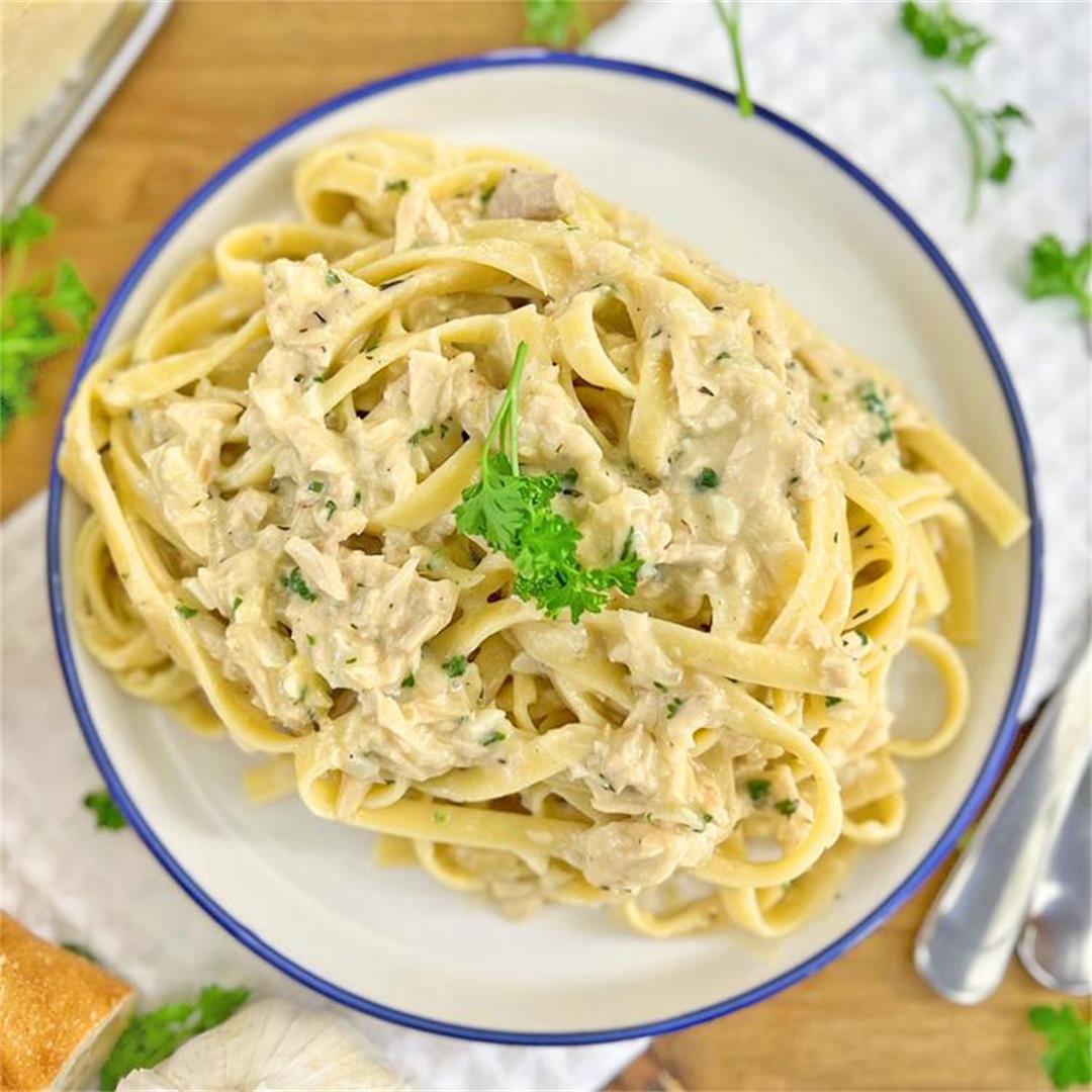 Canned Tuna Creates an Elegant and Garlicky Pasta