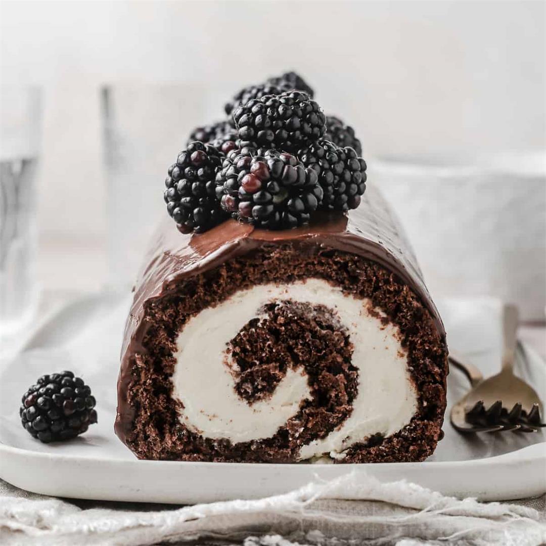 Chocolate Swiss Roll Cake (with step-by-step photos)