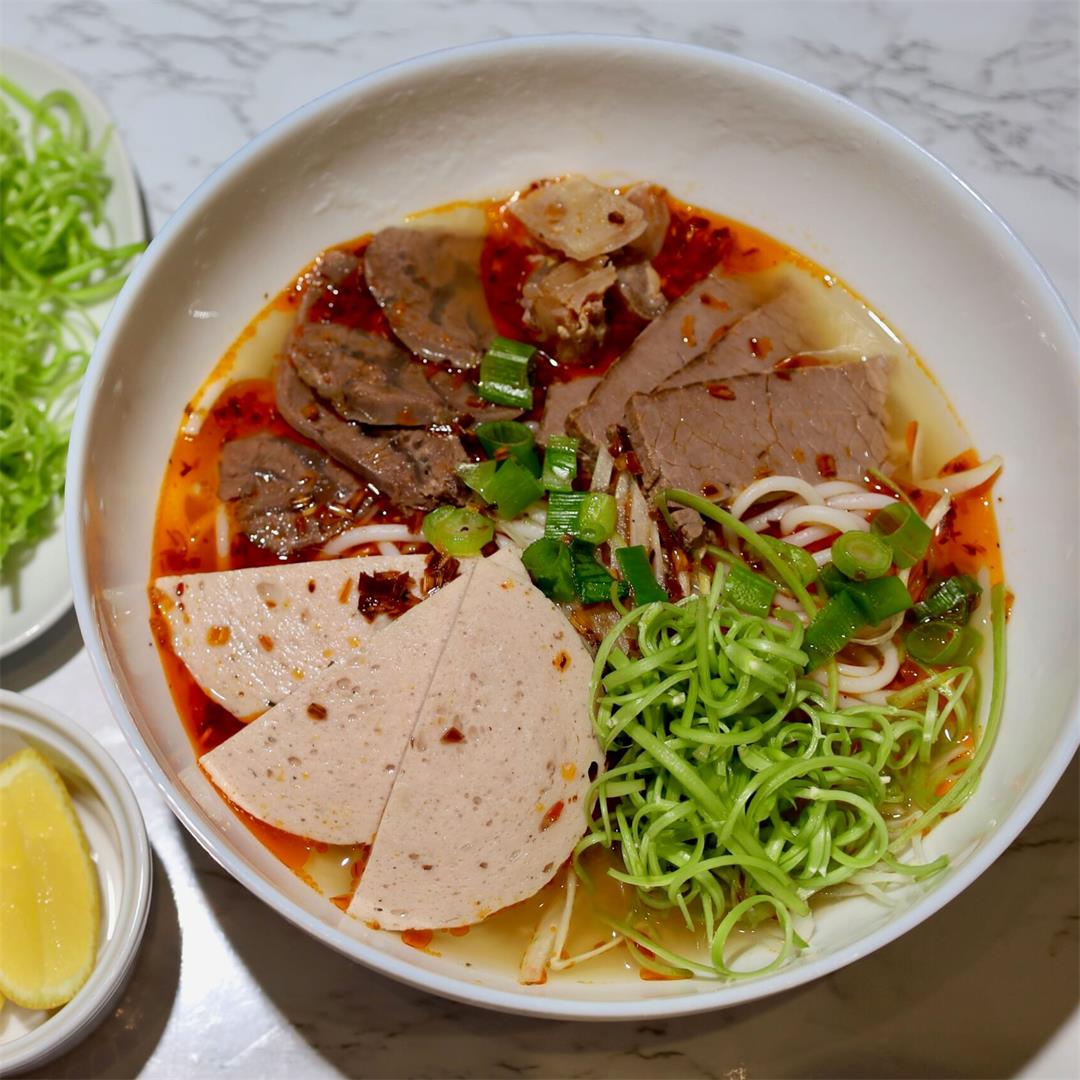 Bun Bo Hue Recipe (Vietnamese Beef and Vermicelli Noodle)