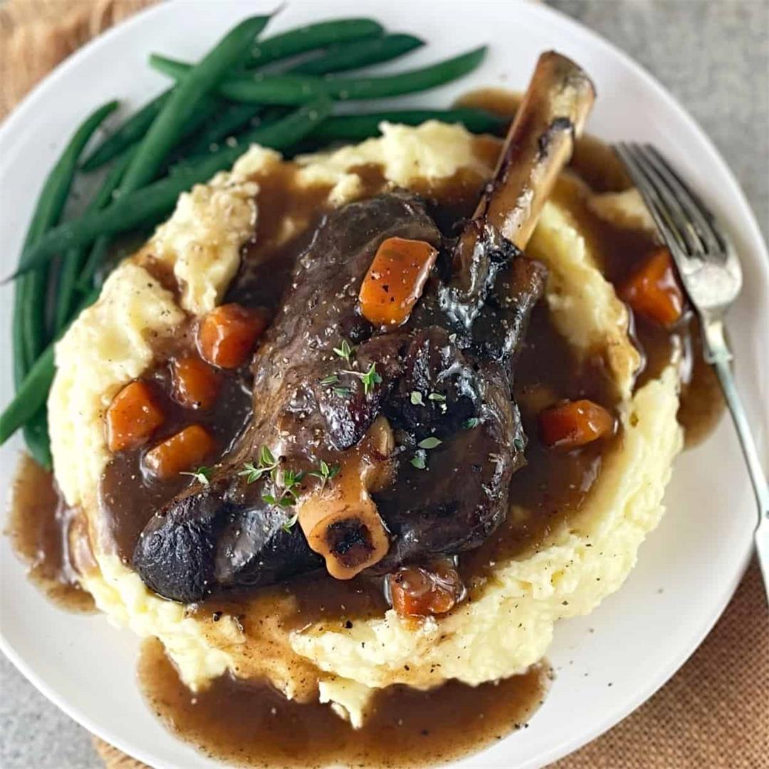 Slow Cooker Lamb Shanks With Red Wine