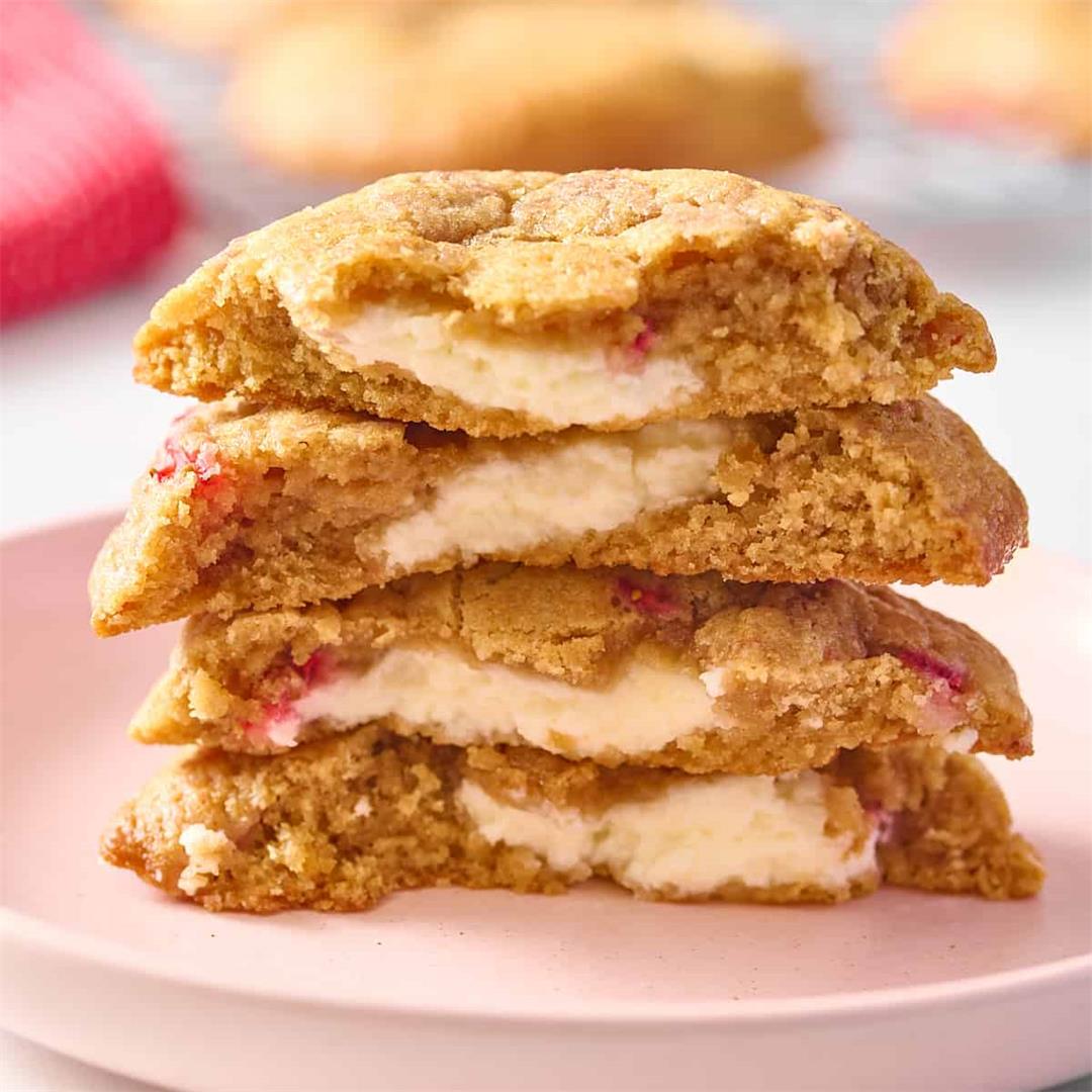Stuffed Strawberry Cheesecake Cookies Recipe