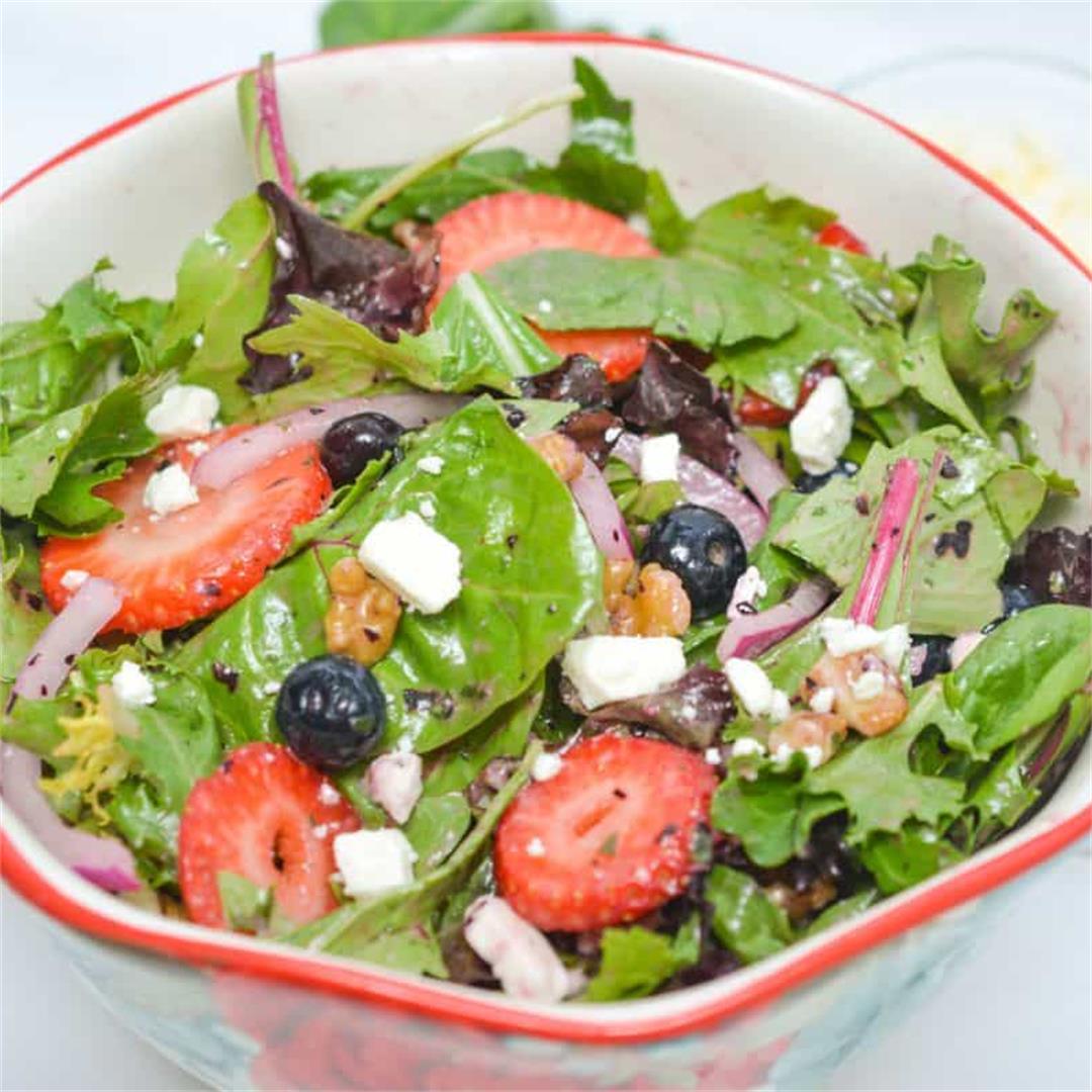 Berry Salad with Blueberries and Strawberries