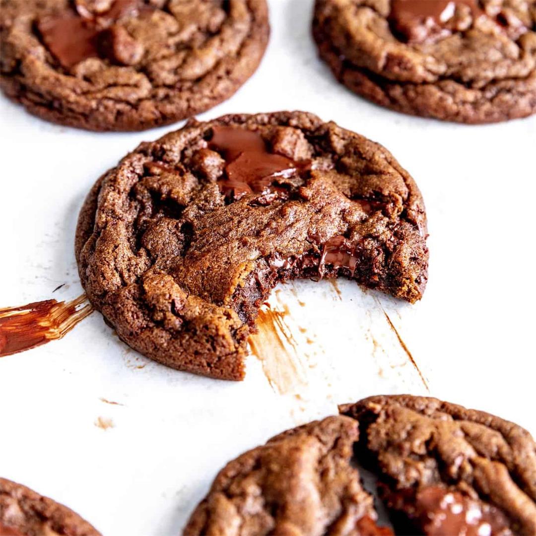 Vegan Double Chocolate Cookies (Only 10 Ingredients + 1 Bowl)