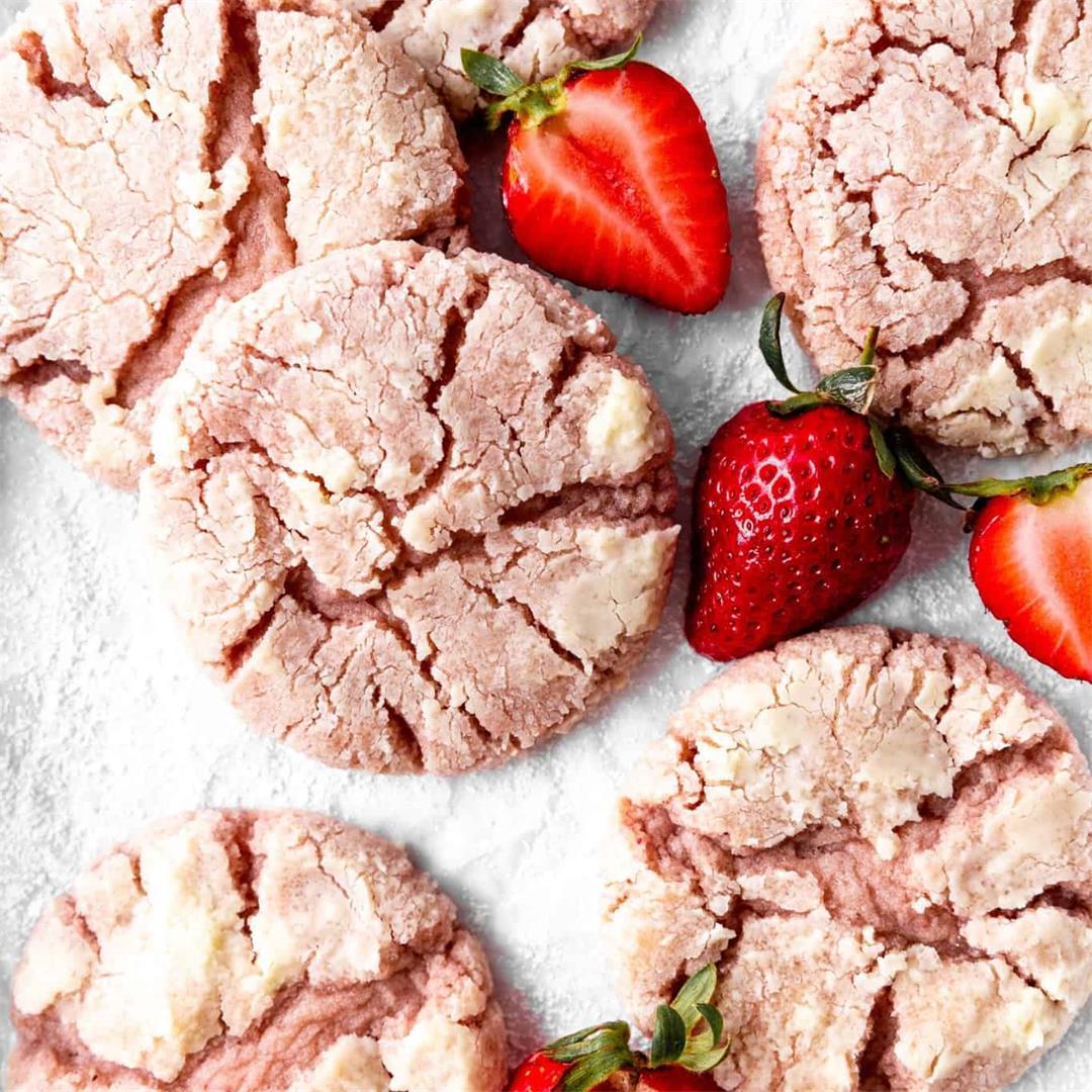 Vegan Strawberry Crinkle Cookies (no strawberry extract!)