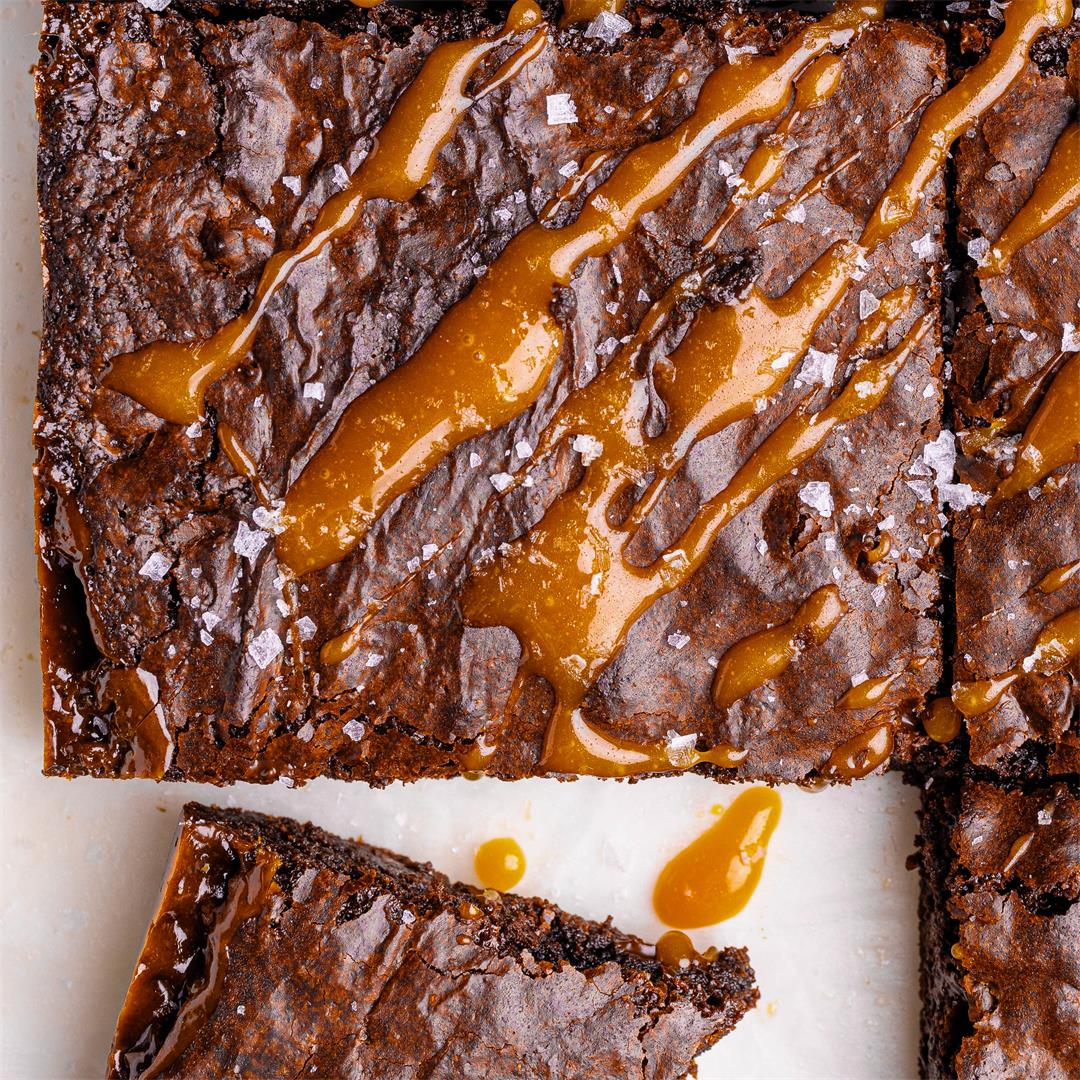 Easy and Delicious Chocolate Caramel Brownies