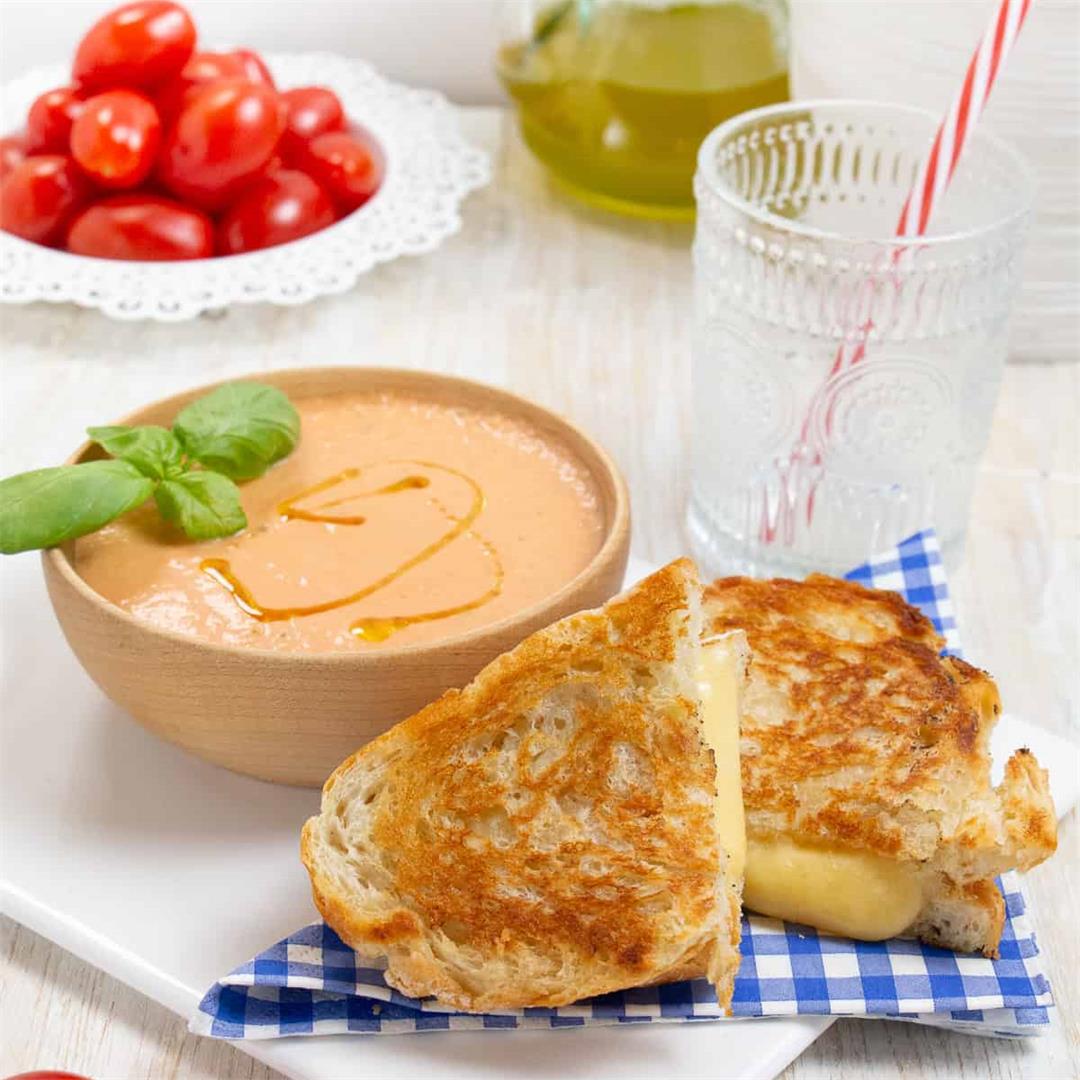 Grilled Cheese and Tomato Soup • Little Nomads Recipes