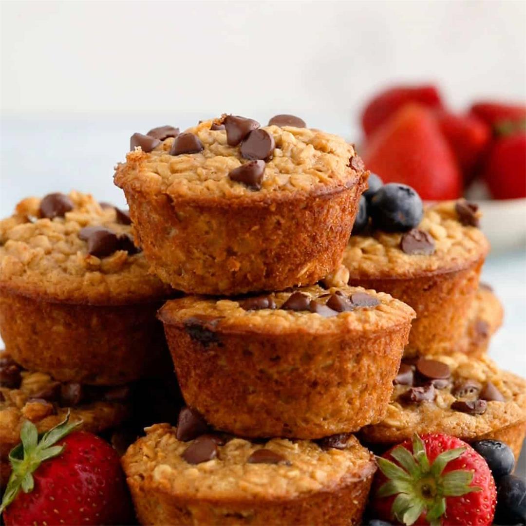 Baked Oatmeal Cups {mildly sweet}