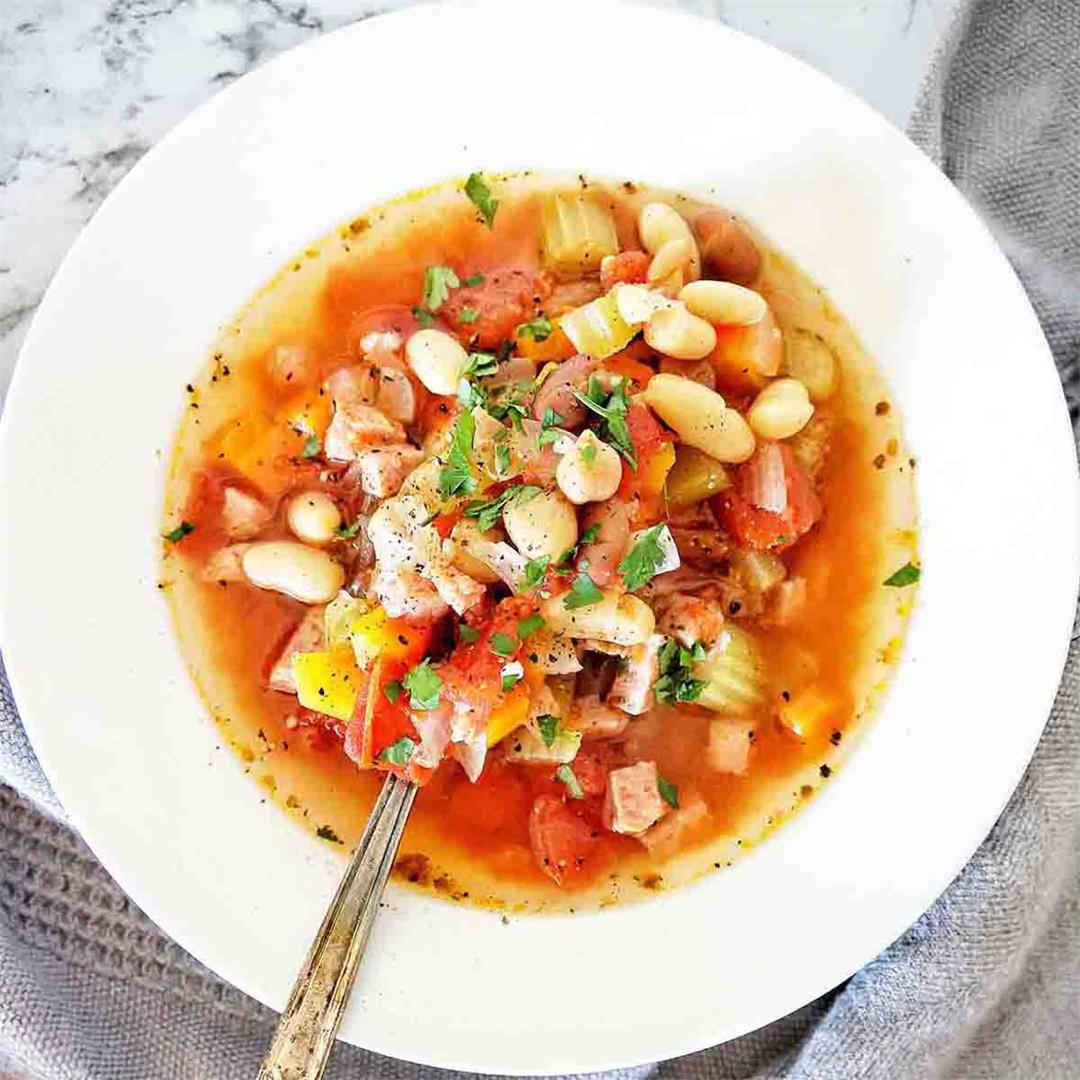 Slow Cooker Bean And Bacon Soup