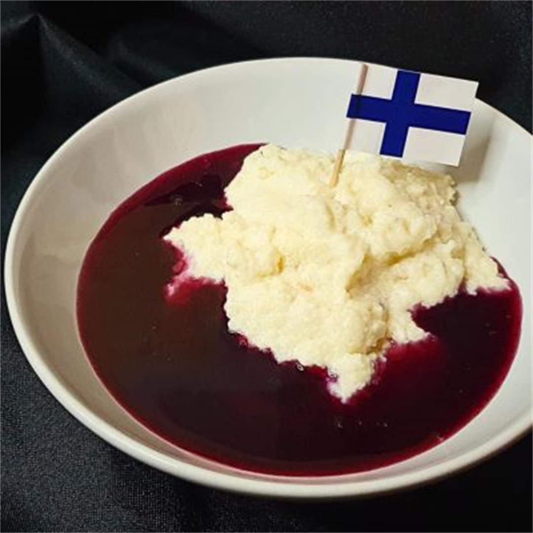 Finnish Semolina Porridge and Blueberry Soup