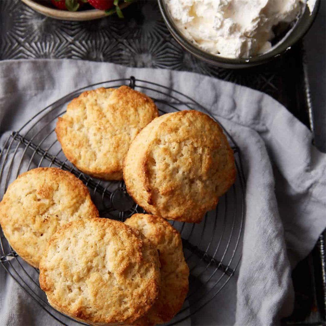 Fluffy Biscuits With Crème Fraîche
