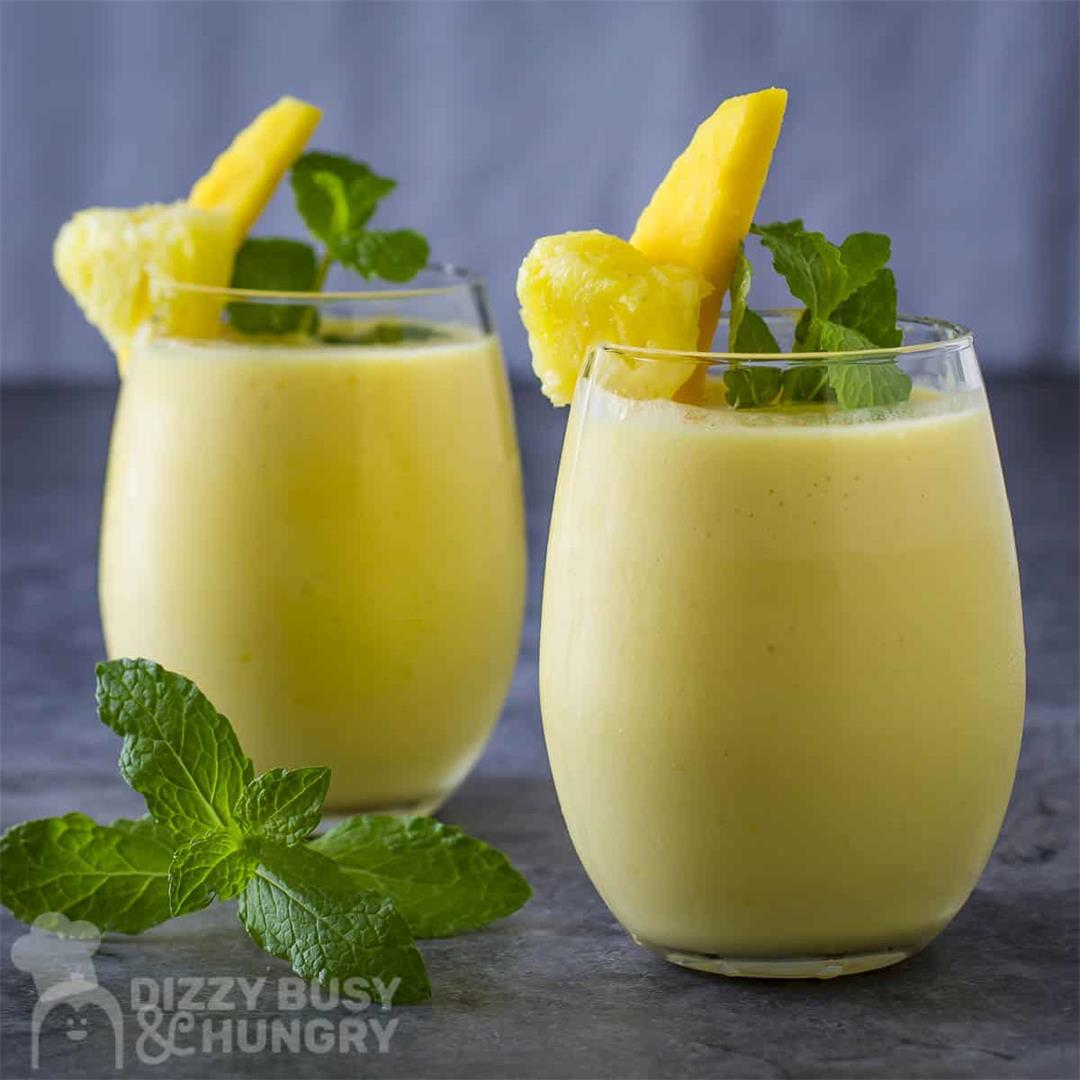 Refreshing Mango and Pineapple Juice Smoothie
