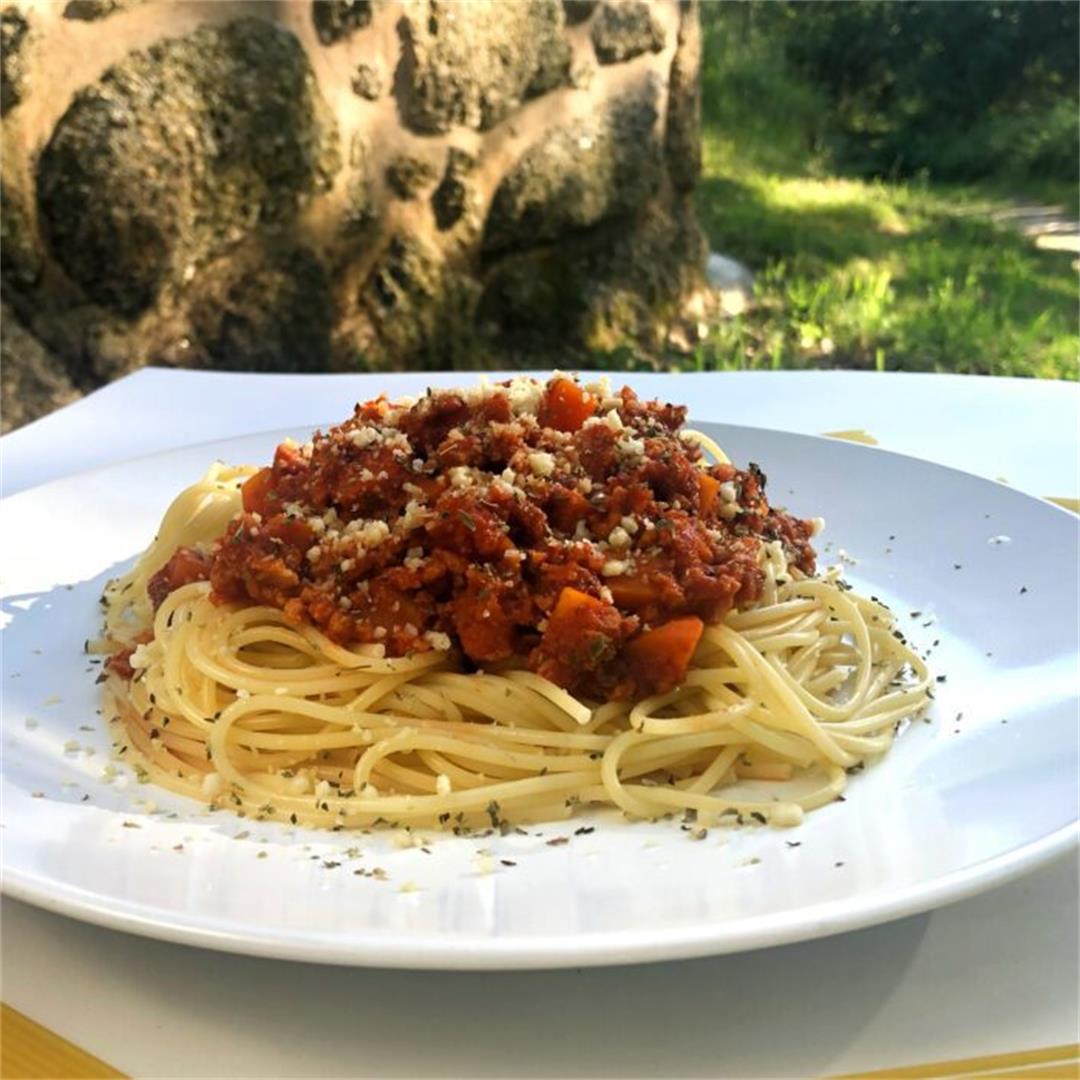 Easy peasy vegan Spaghetti Bolognese (onion- and garlic-free)