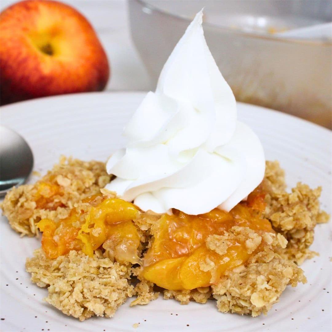 Easy Microwave Peach Crisp With Oats and Fresh Peaches