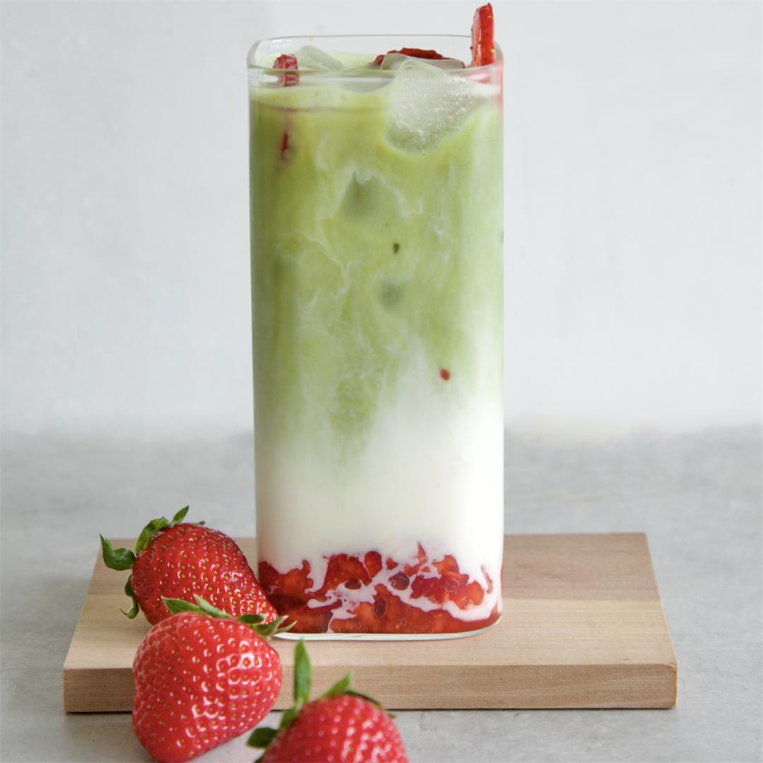 NIEMI: Iced Strawberry Matcha Latte