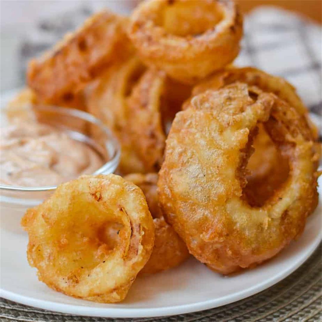 Beer Battered Onion Rings with Dipping Sauce