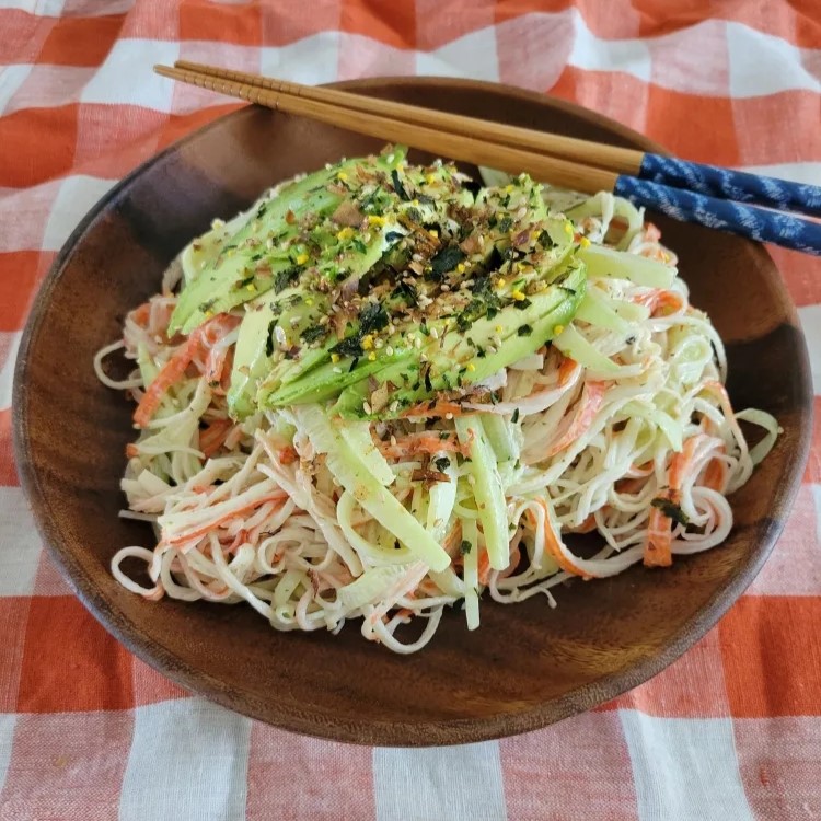 Surimi and cucumber salad