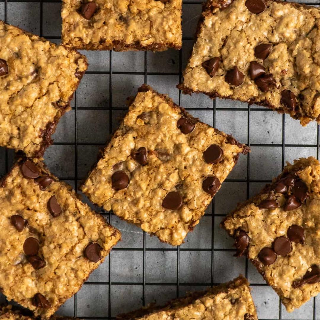 Oatmeal Chocolate Chip Bars