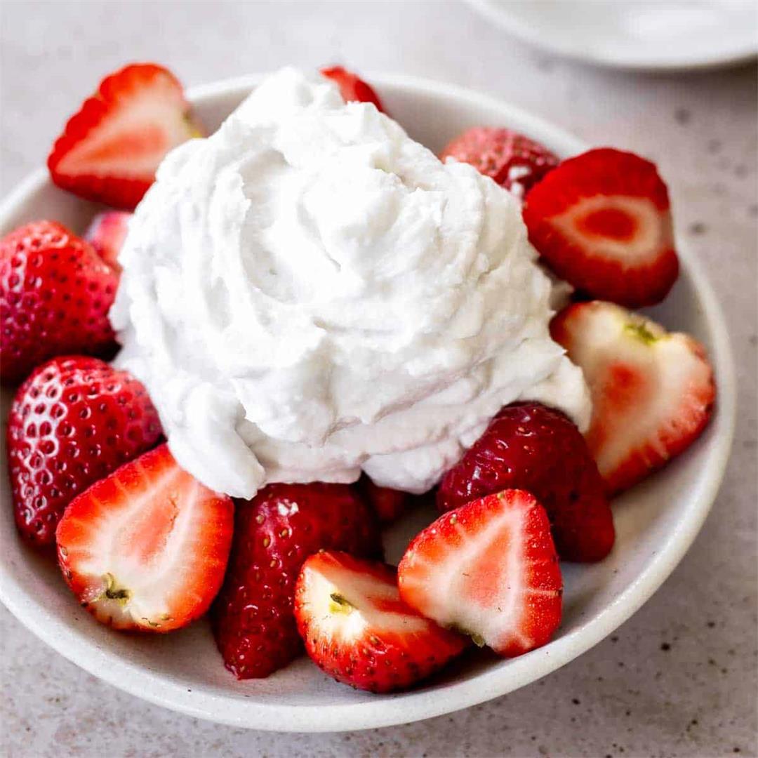 How to Make Coconut Whipped Cream (Vegan)