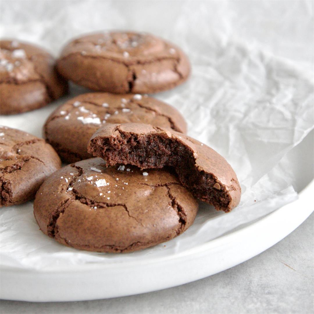 NIEMI: Fudge chocolate brownie cookies with Maldon sea salt