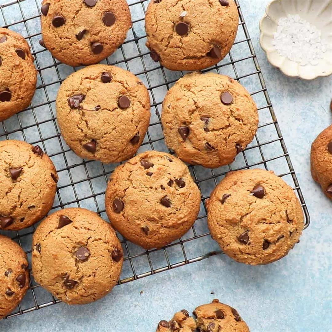 Almond Flour Chocolate Chip Cookies {Video}| Kitchen At Hoskins