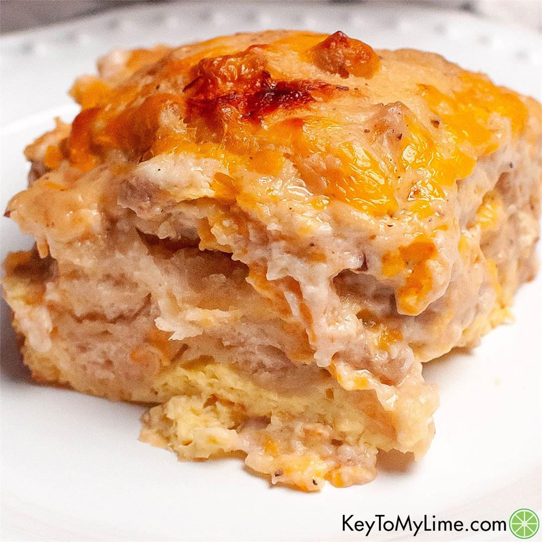 BEST Biscuits and Gravy Casserole {with VIDEO}