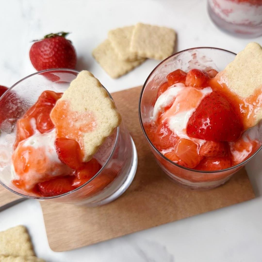 Easy Vegan Strawberry Shortcake Ice Cream Cups