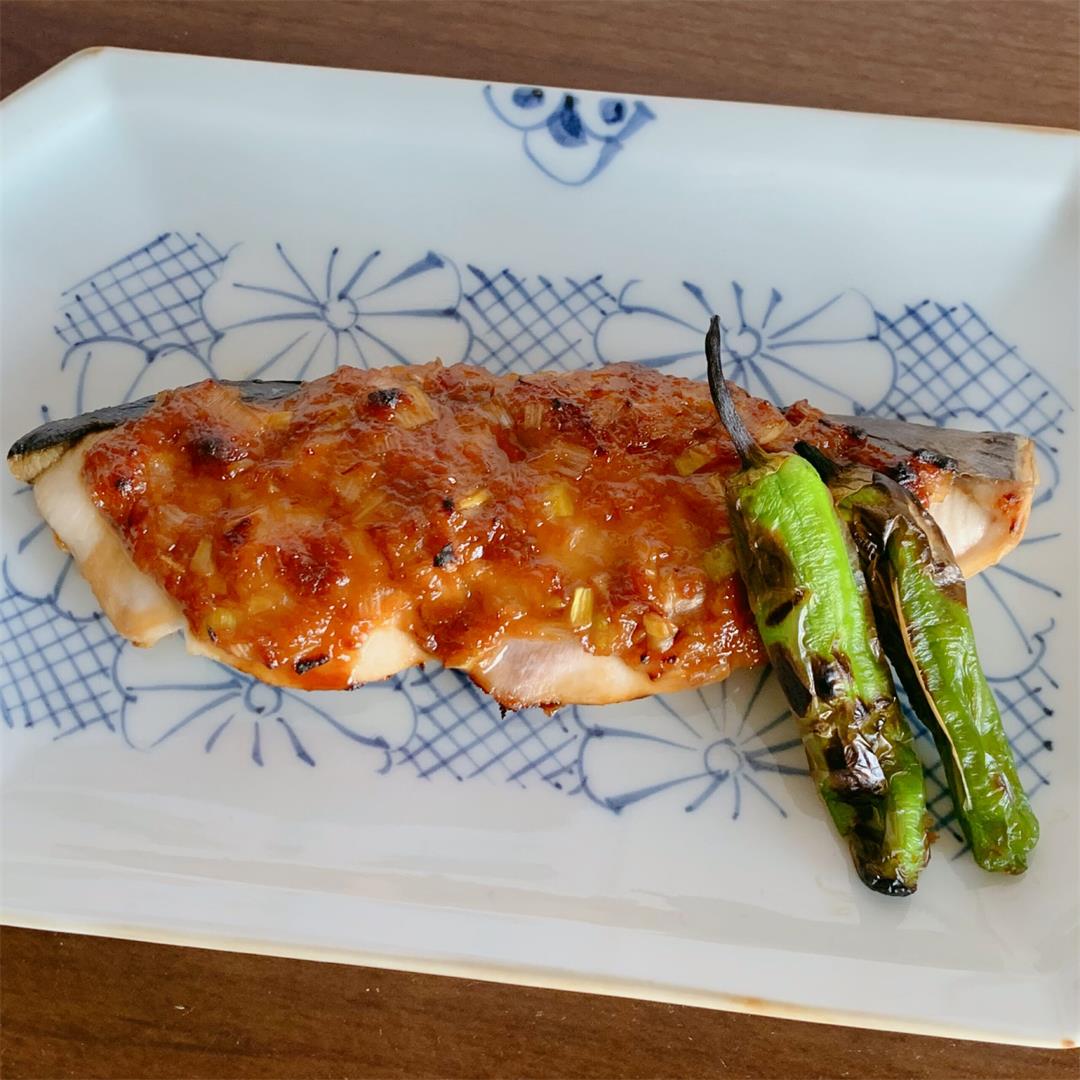 Grilled Spanish mackerel with negimiso