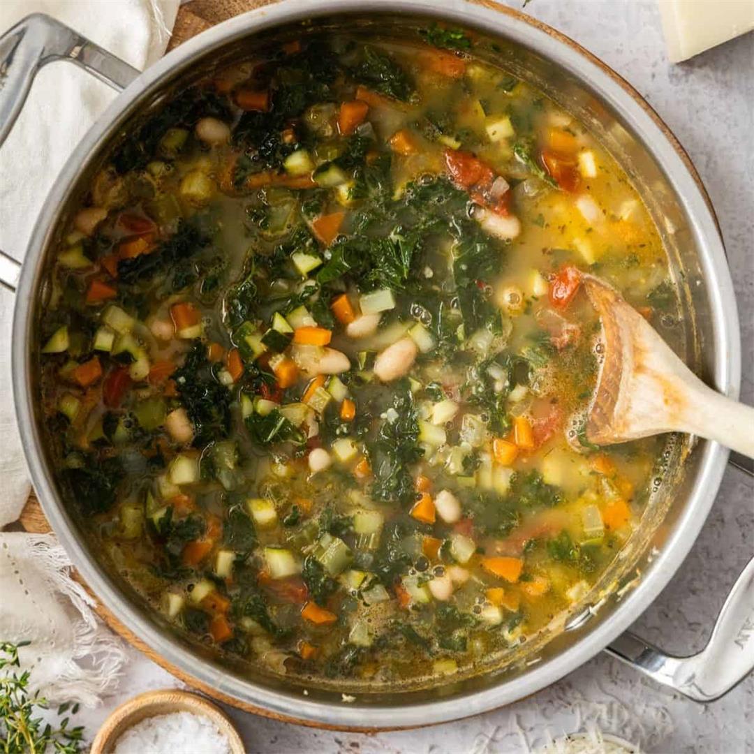 Mediterranean Cannellini Bean and Kale Soup