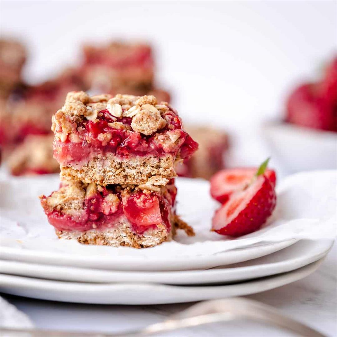 Oatmeal Strawberry Crumble Bars