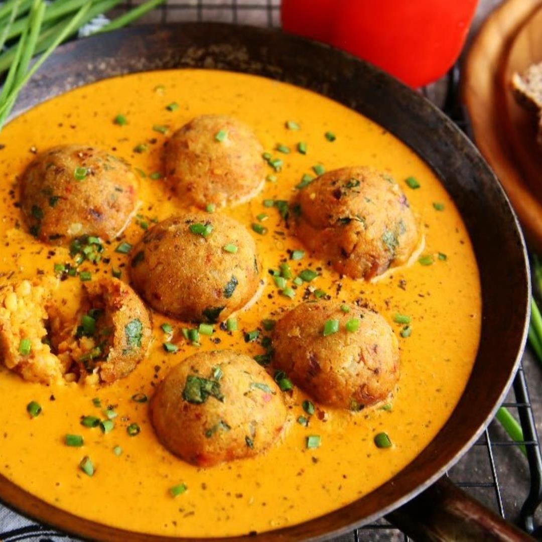 Chickpea Balls with Paprika Sauce