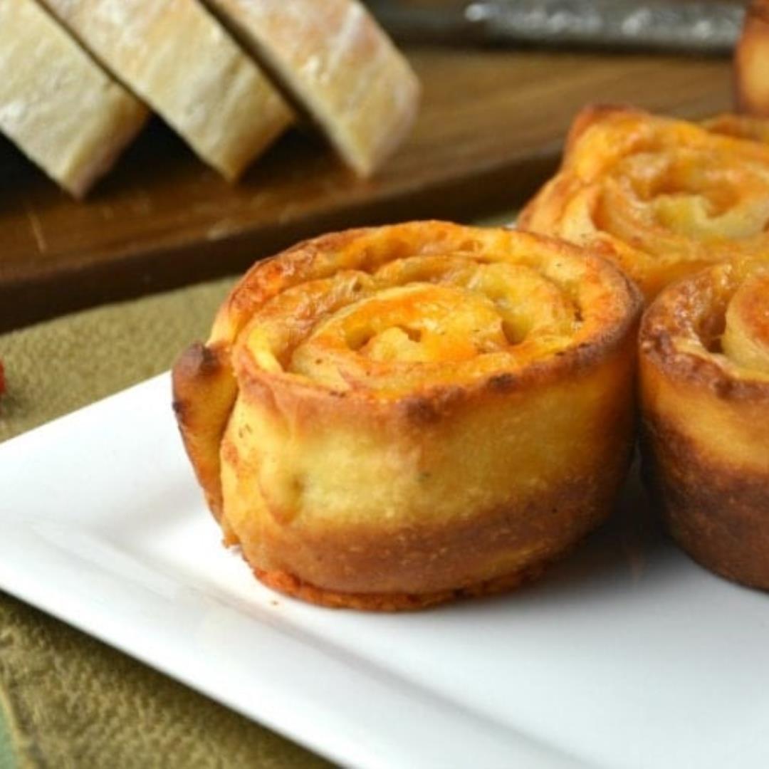 Easy Baked Ham and Cheese Pinwheels