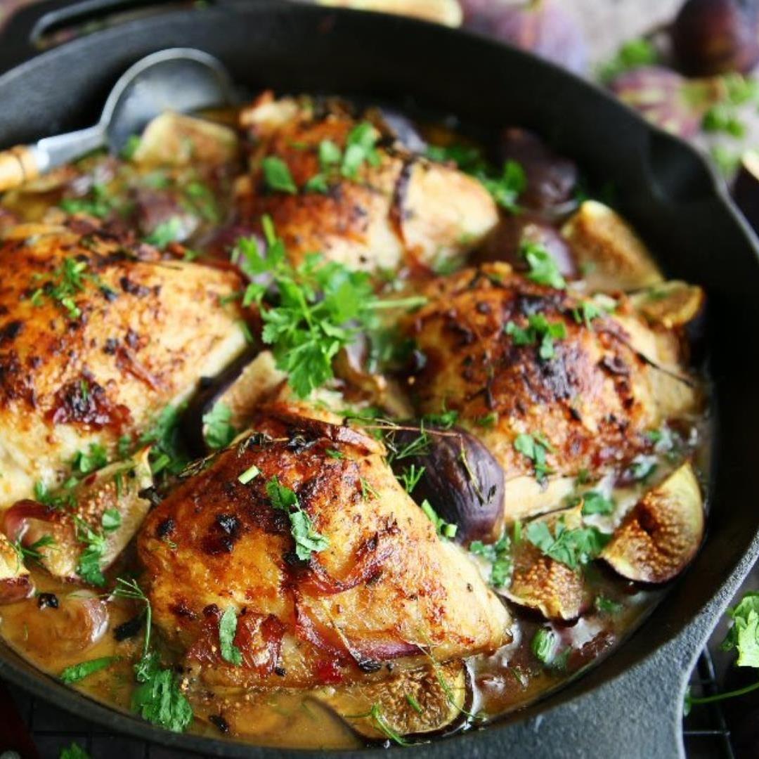 Baked Chicken Thighs with Figs and Red Onions