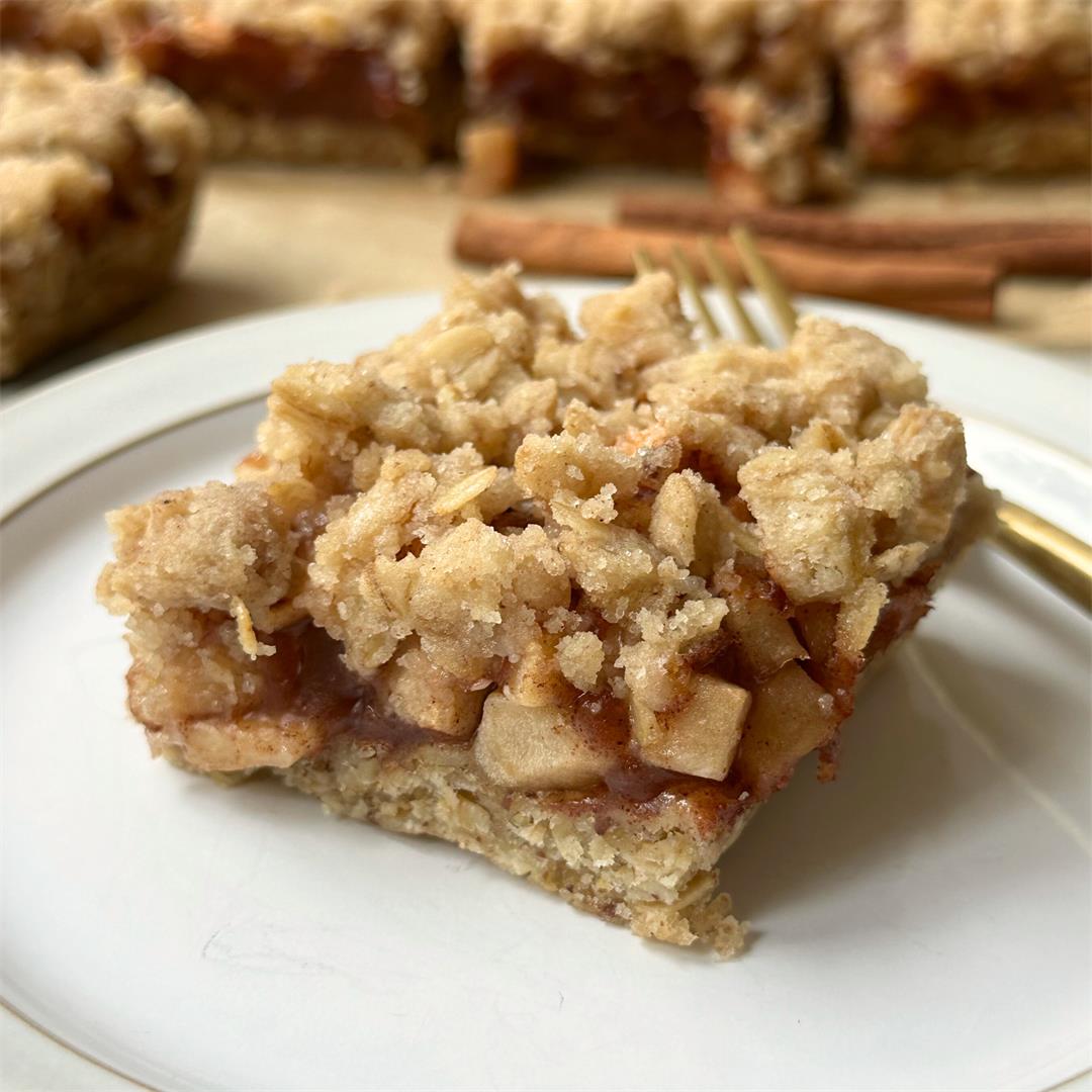 Vegan Apple Pie Crumble Bars