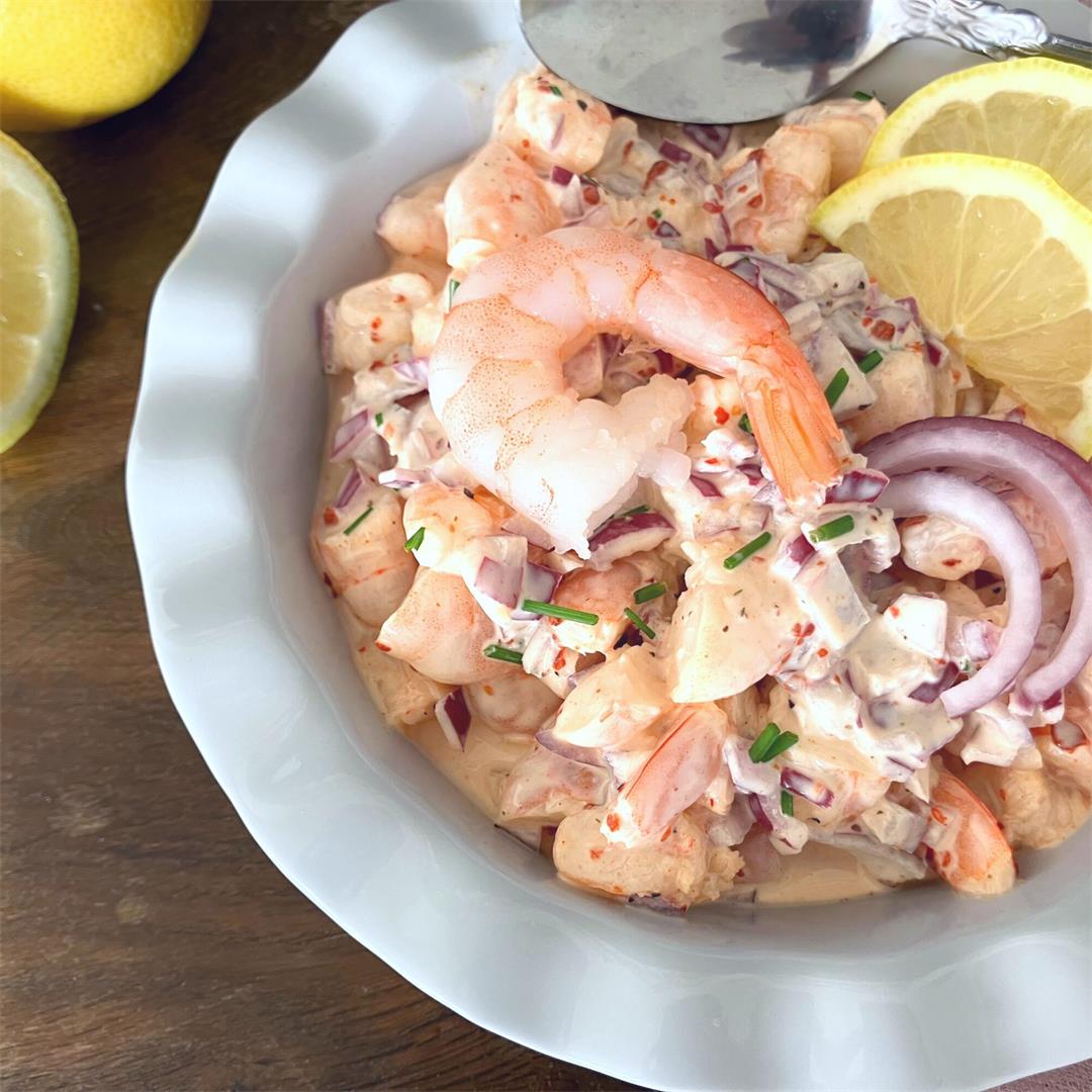 King Prawn Salad with Chives and Red Onion