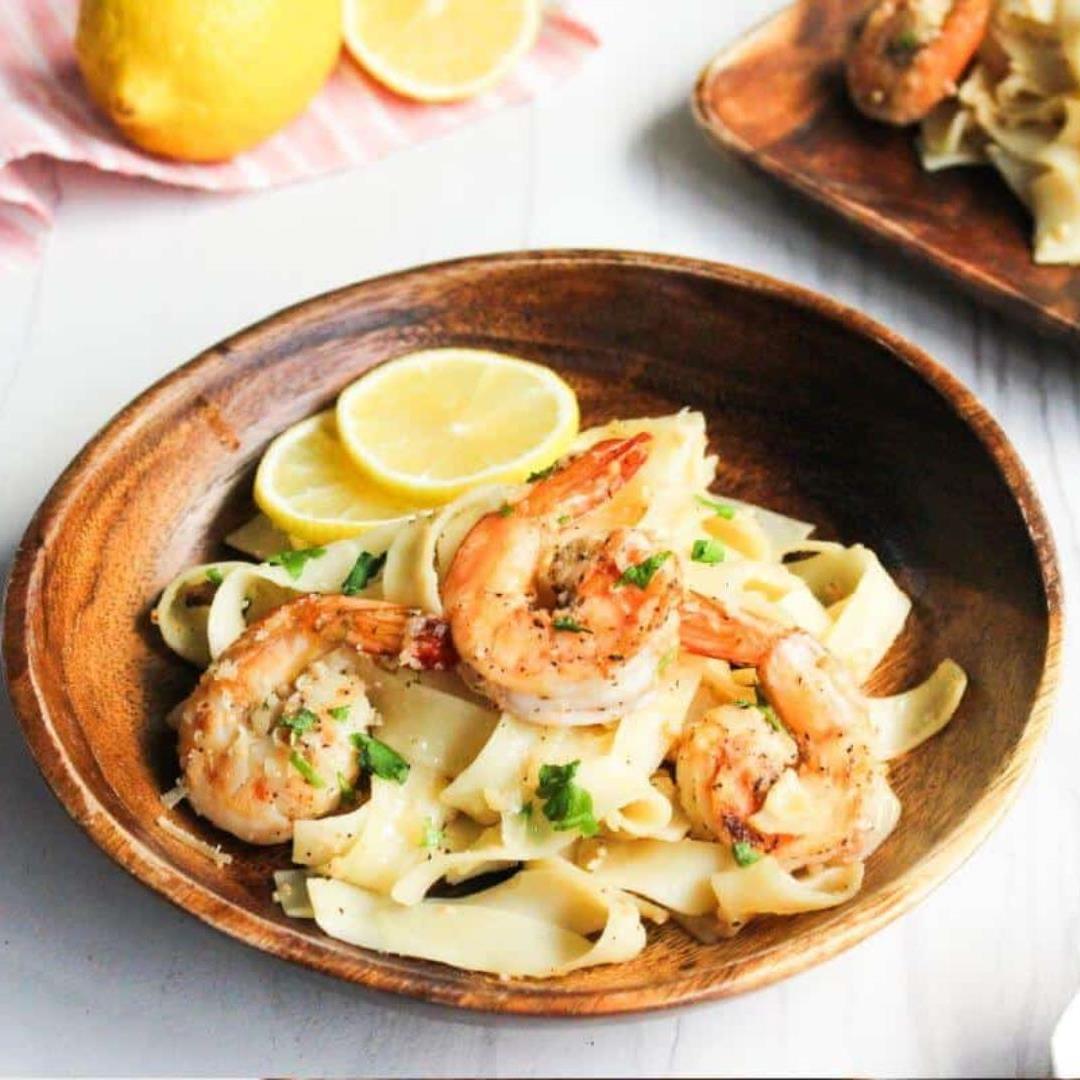 Effortless Garlic Butter Shrimp Pasta in Minutes