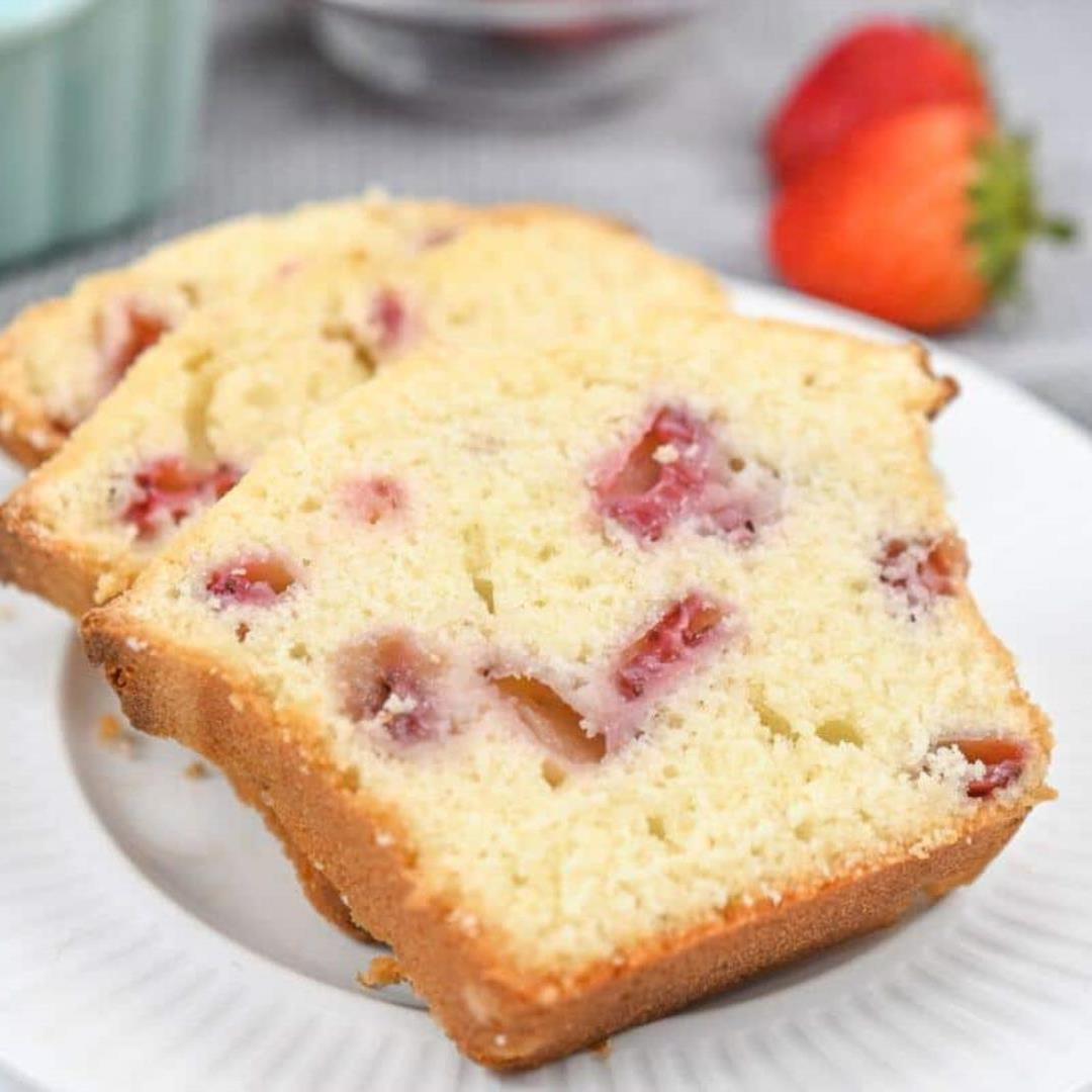 Mini Strawberry Pound Cake To Satisfy Cravings Without Overindu