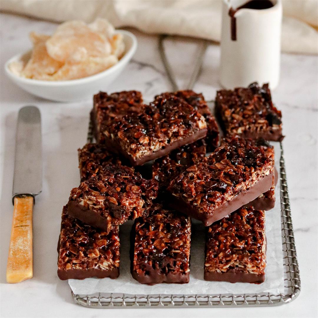 Ginger and dark chocolate snack bars