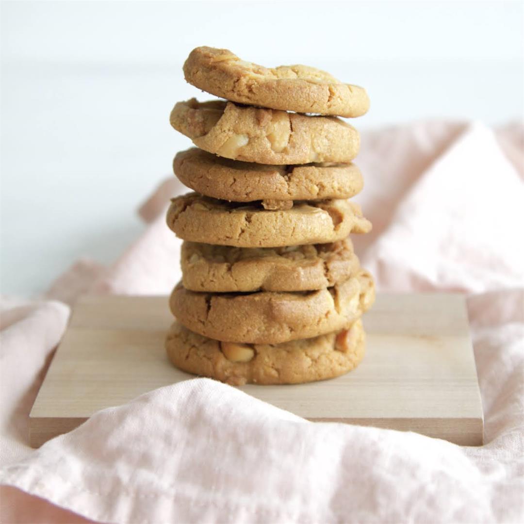 NIEMI: Macadamia Caramel Cookies