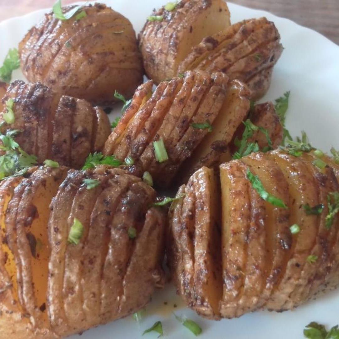 Garlic Butter Hasselback Potatoes With Herbs Oven Roasted