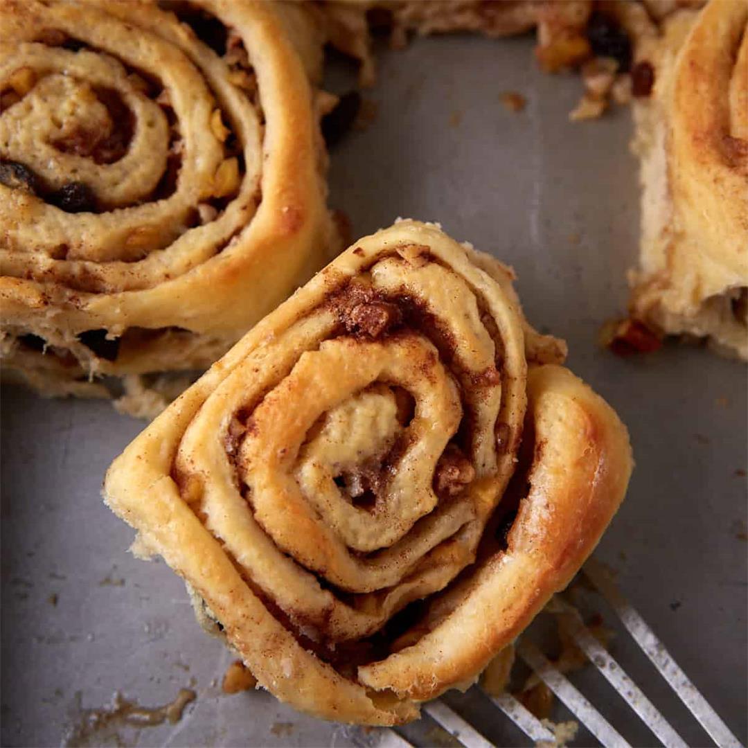 Easy To Make Apple Cinnamon Yeast Rolls From Scratch