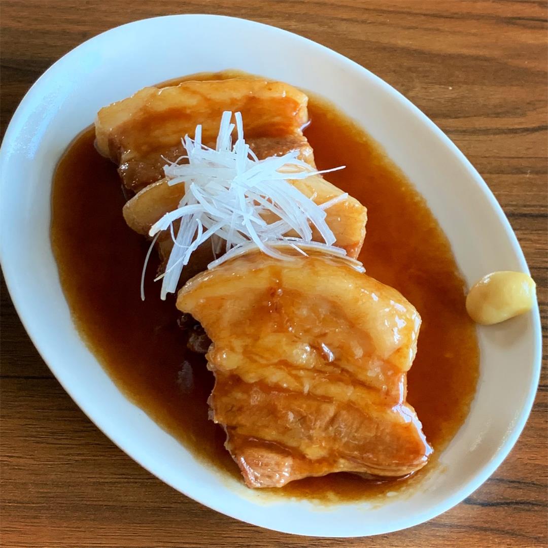 Tender braised pork belly (Kakuni)